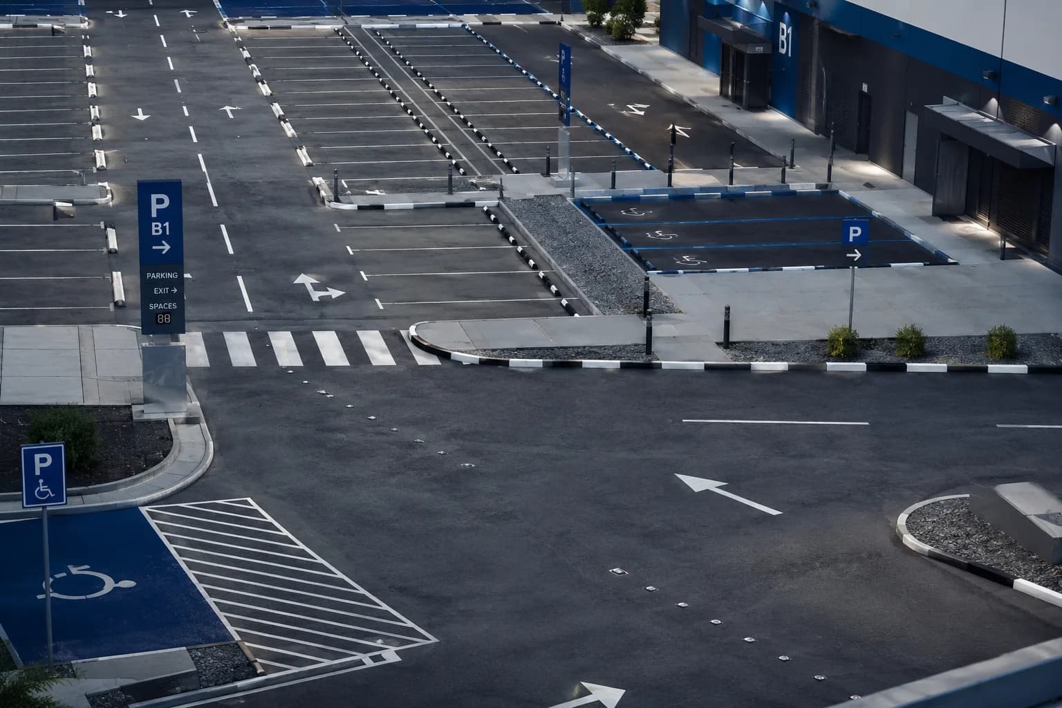 Parking Lot Traffic Safety Guide: Best Practices for Commercial and Industrial Facilities